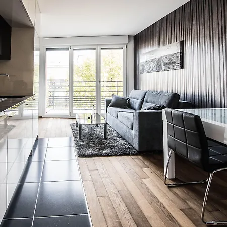 Paris شقة كليشي